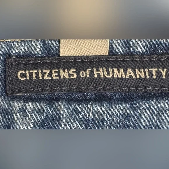 Citizens Of Humanity Indigo Jean Shorts - Picture 3 of 5